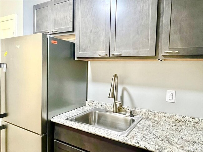 Building Photo - 39 Church St