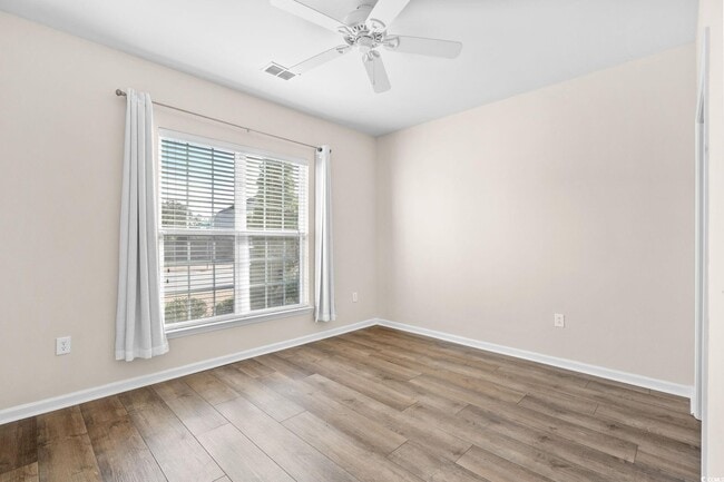 Building Photo - 2401 Hobart St