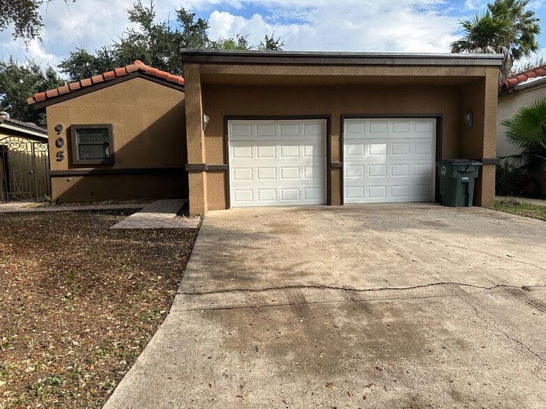 Primary Photo - 905 Colorado Ct