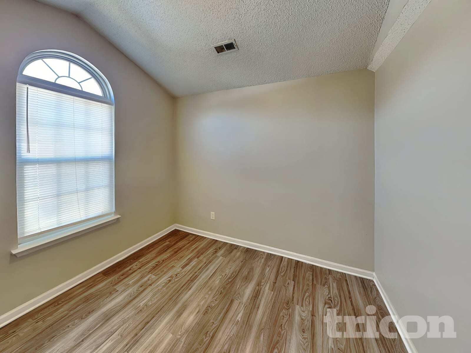 Building Photo - 1026 Summit Hills Dr