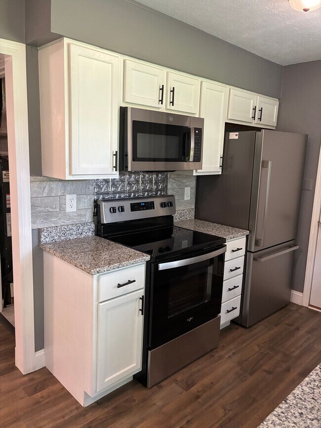 Building Photo - 964 Timberwood Dr