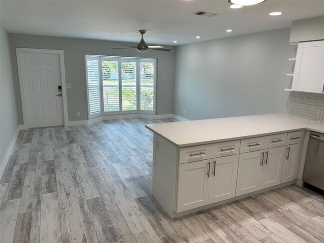 Building Photo - 440 50th Ave N