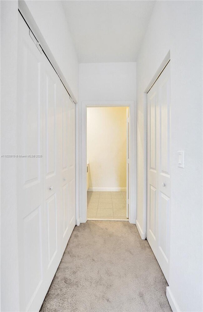 Building Photo - 242 SW 159th Ln