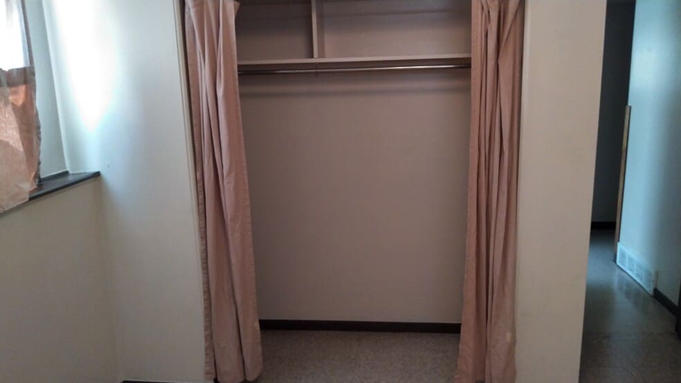 Bedroom - 562 Stoddard Ave