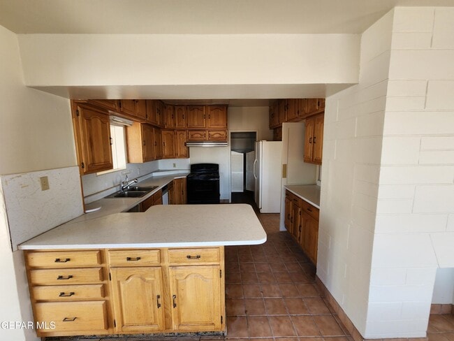 Building Photo - 6643 Westside Dr