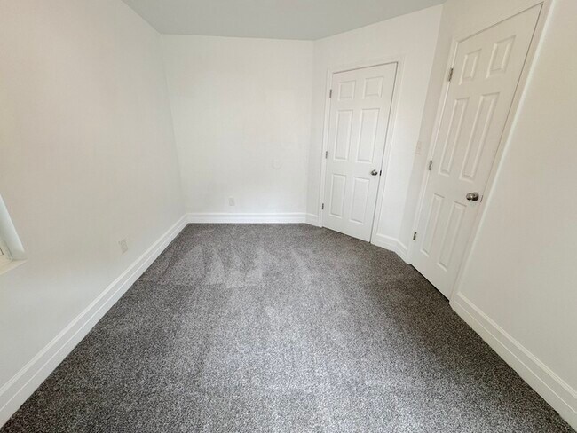 Building Photo - CHARMING 4-BEDROOM, 2-BATH COTTAGE-STYLE HOME IN HAMPTON, VA!