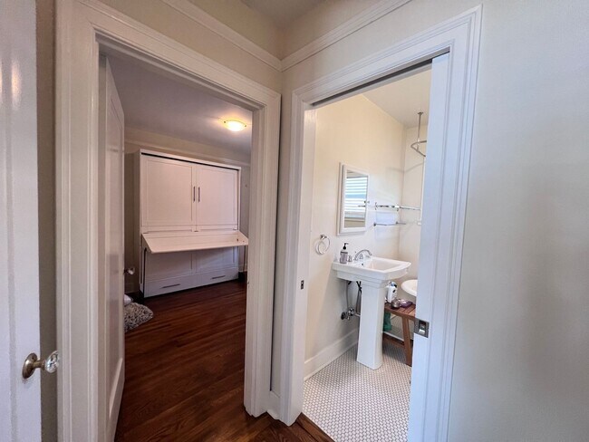 Building Photo - $500 MOVE IN SPECIAL!!! Fully Updated Home in San Leandro Available for Rent!!