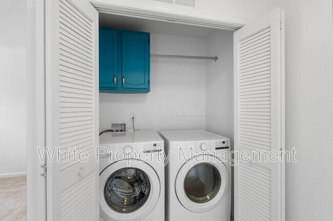 Building Photo - 1619 Hooper Court