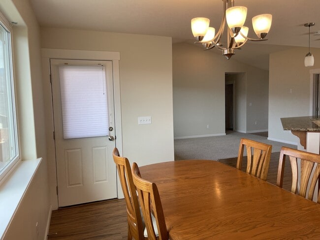 Building Photo - 608 Havenwood Dr