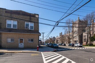 Building Photo - 682 Avenue A