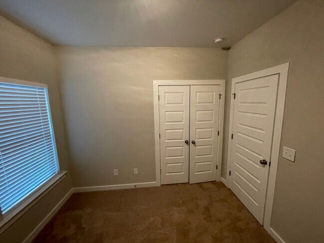 Building Photo - Home for Rent in Oak Grove, AL!!! Available to View with 48 Hour Notice!!!