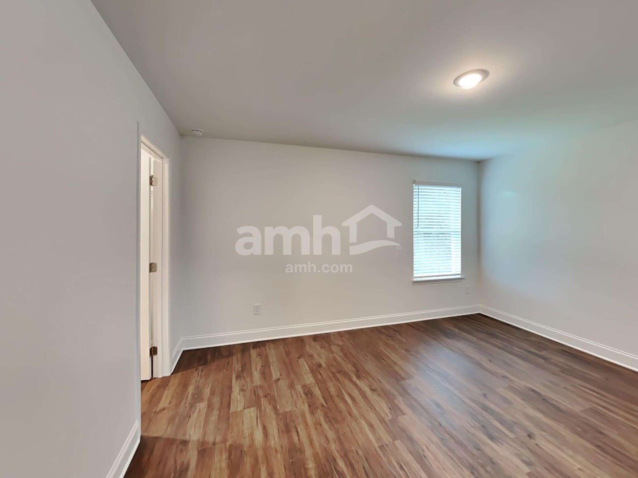 Building Photo - 23 Spruce Cir