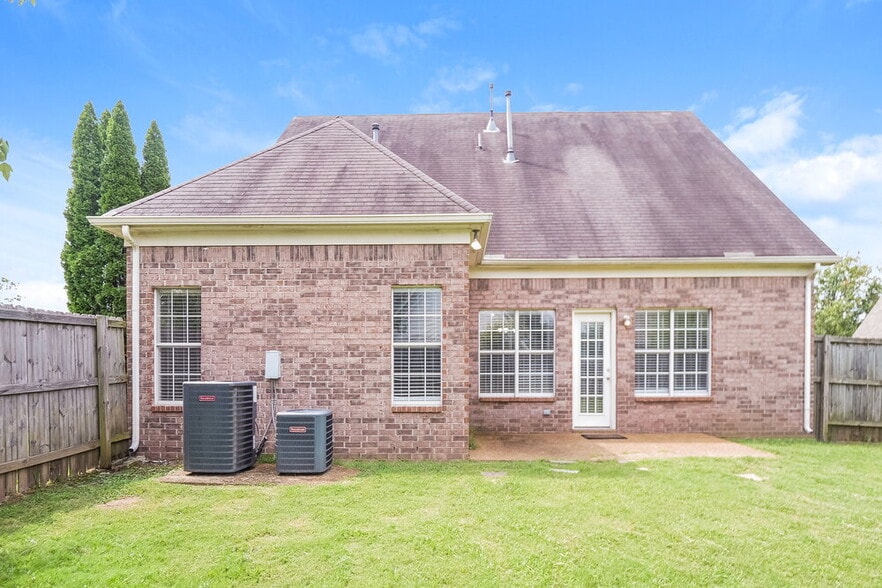 Building Photo - 10076 Sutton Ridge Ln