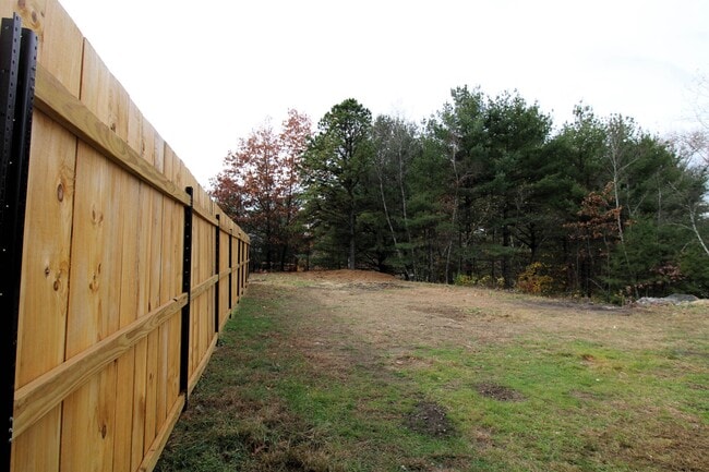 Building Photo - 4 Monroe Dr