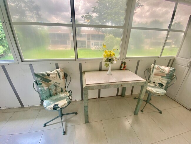 Building Photo - 95 Hastings E