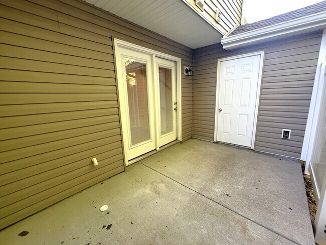 Building Photo - 1128 Tradition Trl