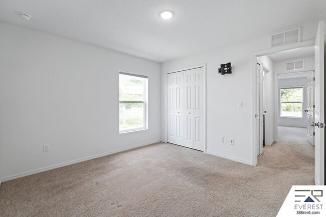 Building Photo - 23 Rocking Horse Dr