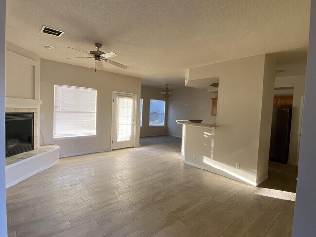 Building Photo - 600 Missy Ct