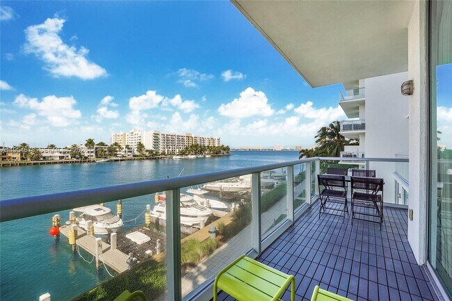 Building Photo - 7928 East Dr