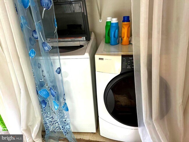 Building Photo - 1338 Springtide Pl