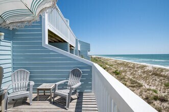 Building Photo - PERFECT OCEANFRONT FURNISHED ONE BEDROOM R...