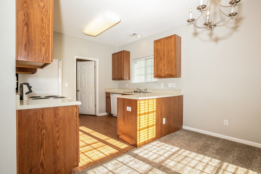 Building Photo - 4449 Snowcrest Ln