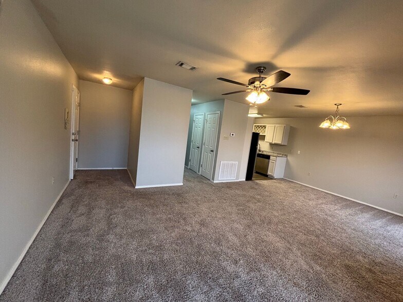 Building Photo - 9 S Joplin Loop