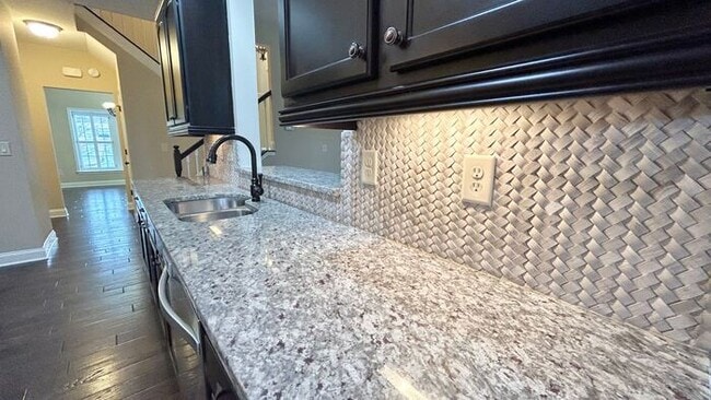 Building Photo - Stunning Cumming Executive Home, Hand Scraped Hardwoods, Custom Upgrades!