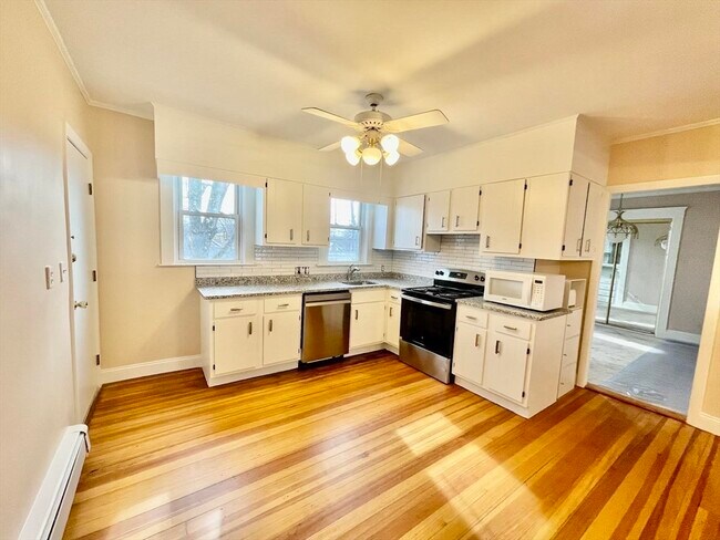 Building Photo - 17 Woodward St