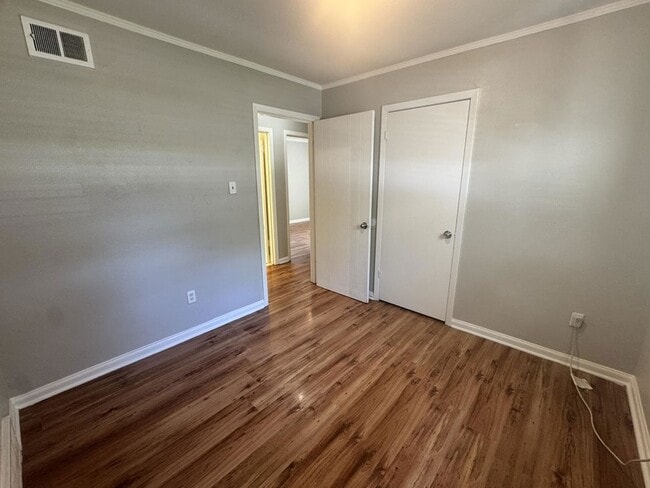 Building Photo - 4742 Violet Ave