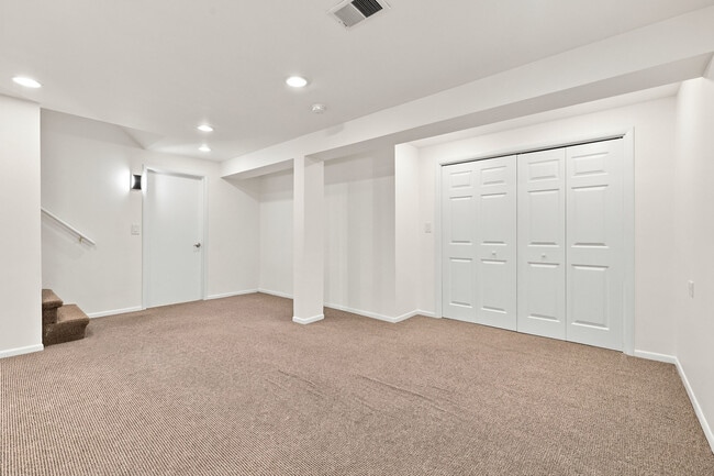 Building Photo - 630 Hibbard Rd