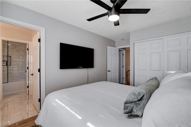 Building Photo - 10400 Raining Sky St