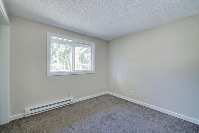 Building Photo - 3bd/2ba North Bend House