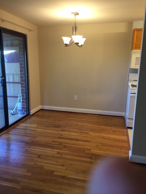 Building Photo - 1575 N Colonial Ter