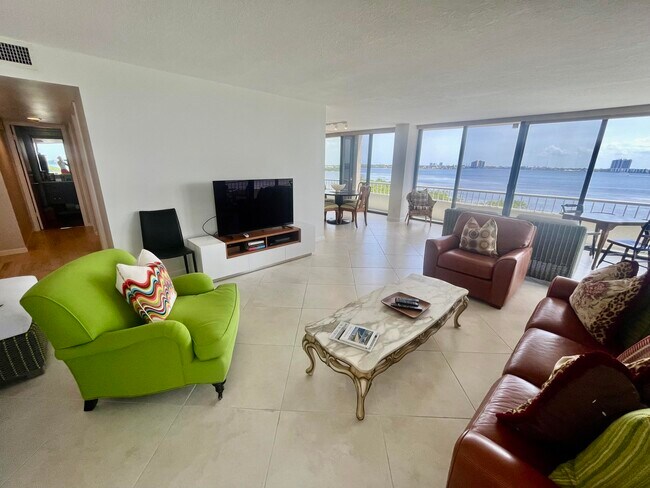 Building Photo - 5550 N Ocean Dr