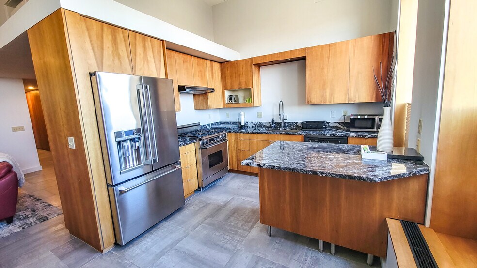 Building Photo - 210 W Superior St