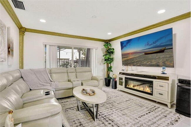 Building Photo - 3385 Seabreeze Ln