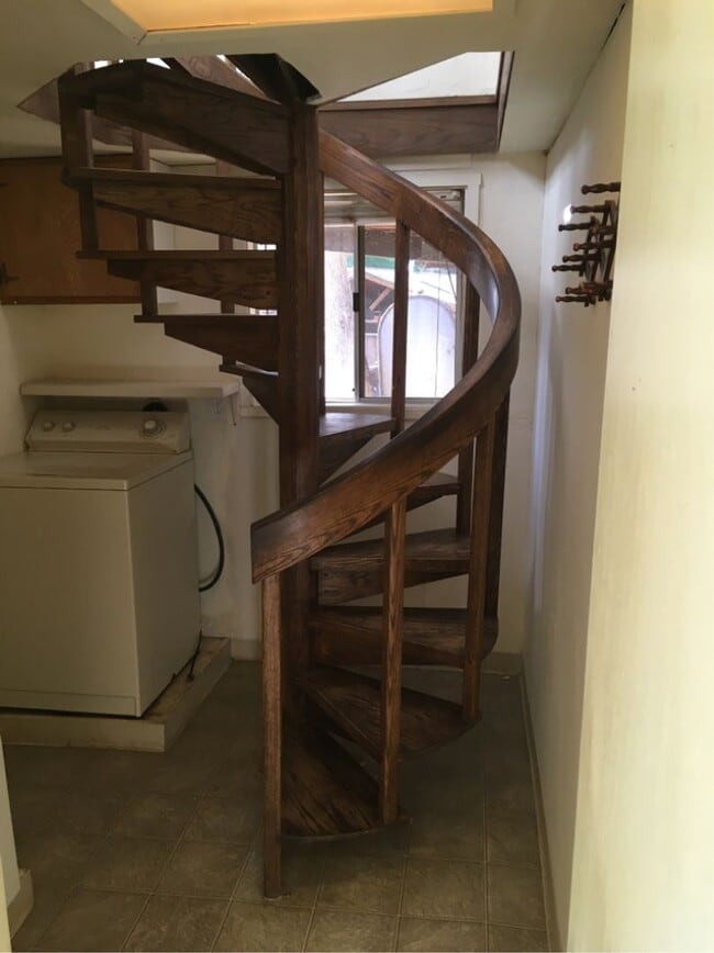Building Photo - Spacious Clearlake Home
