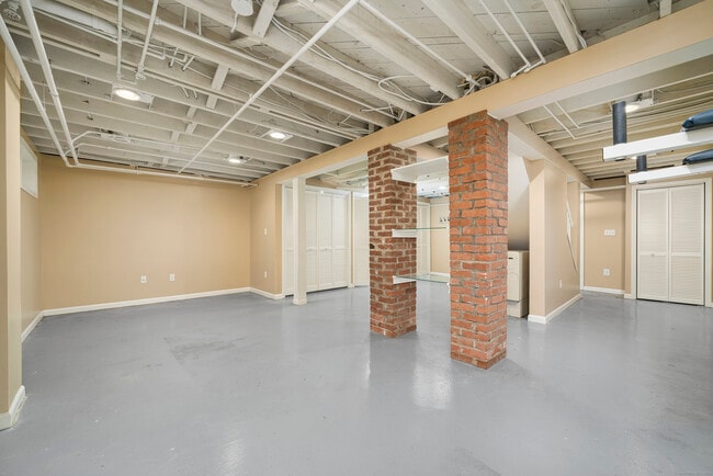 Building Photo - 11 Boswell Rd