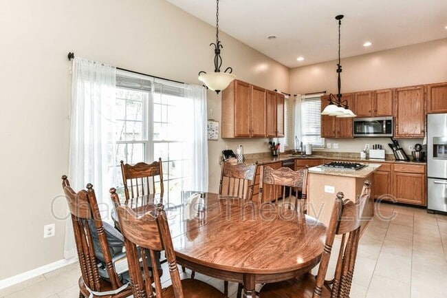 Building Photo - 46814 Snow Hill Way