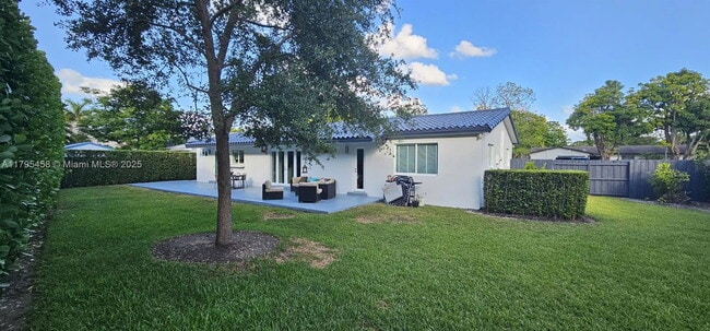 Building Photo - 10901 SW 107th Ave
