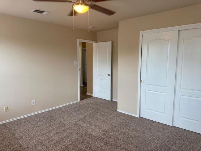 Building Photo - 9061 Clearwood Pth
