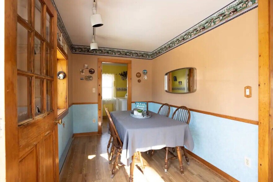 Building Photo - 34 Wildwood Ave