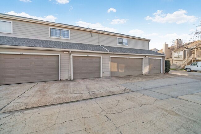 Building Photo - 6701 Sands Point Dr