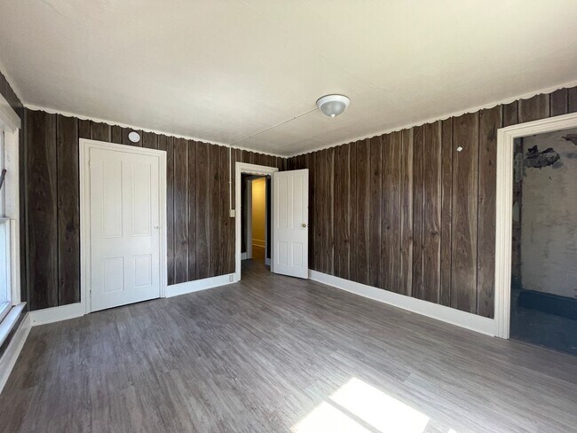 Building Photo - Adorable 3 Bedroom Twin FOR RENT in Millville NJ $1600