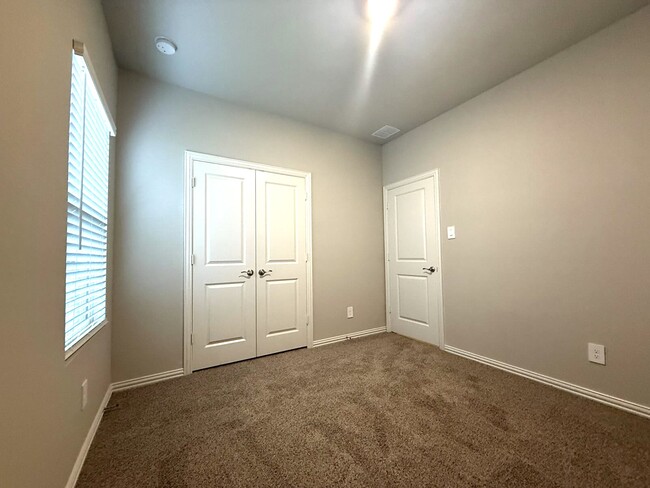 Building Photo - 3915 Marble Fls Dr