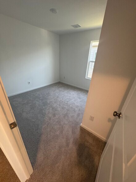 Building Photo - 12169 Steeplechase Dr