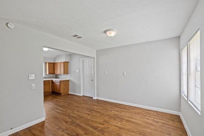 Building Photo - 2253 Collier St