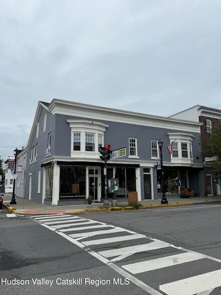 Building Photo - 502 Warren St