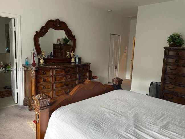 Building Photo - 9602 Town Parc Cir S